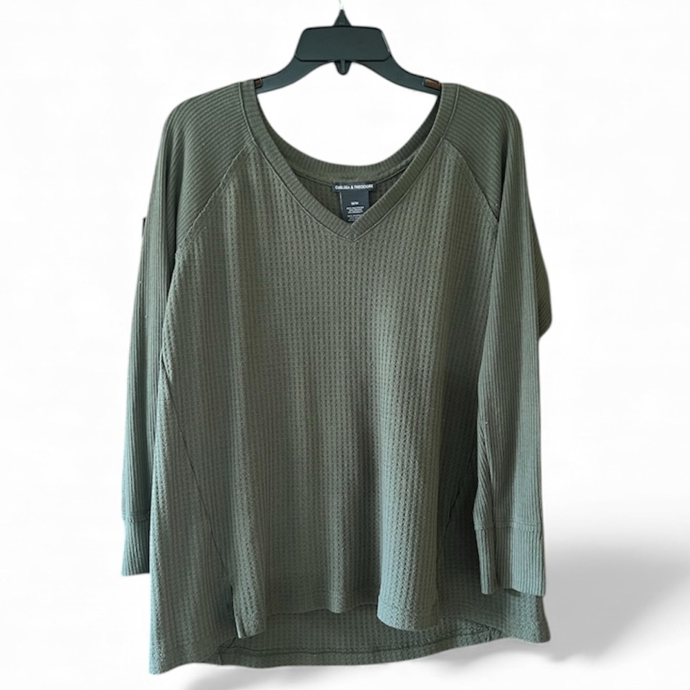 Chelsea & Theodore Women’s Olive Green V-Neck Long-sleeve Top Size Medium